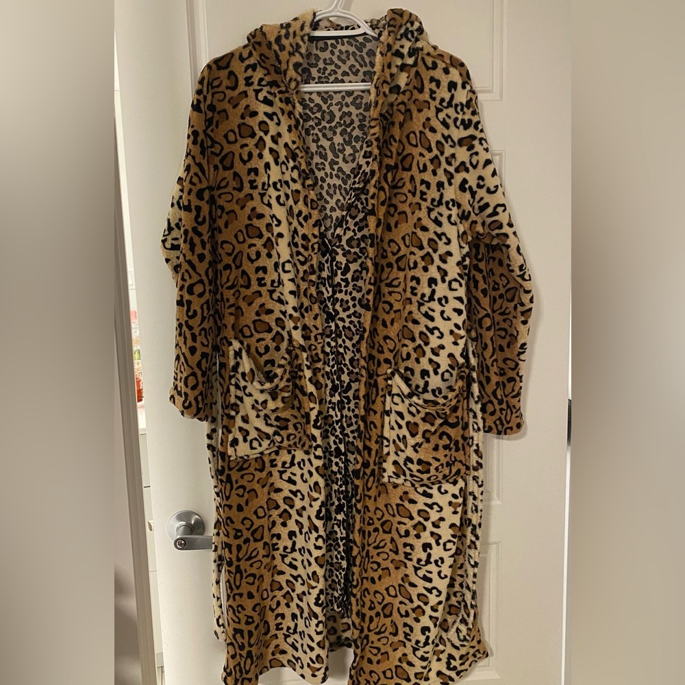 Leopard Cheetah Print Hooded Robe Plus Nightgown Animal Print Mobwife Set